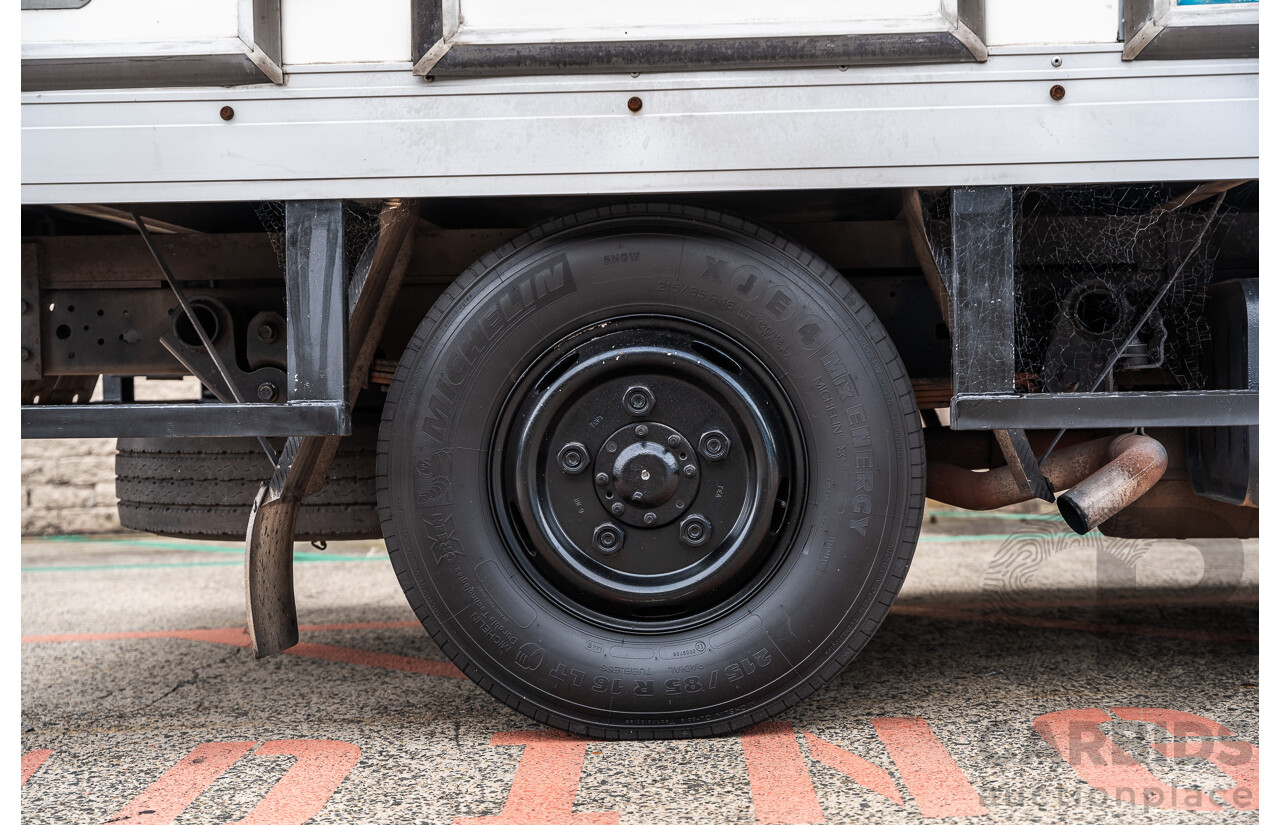 05/2008 Hino Dutro 414 - 300 Series 4x2 2d Cab Chassis White Turbo Diesel - Refidgerated Food Truck