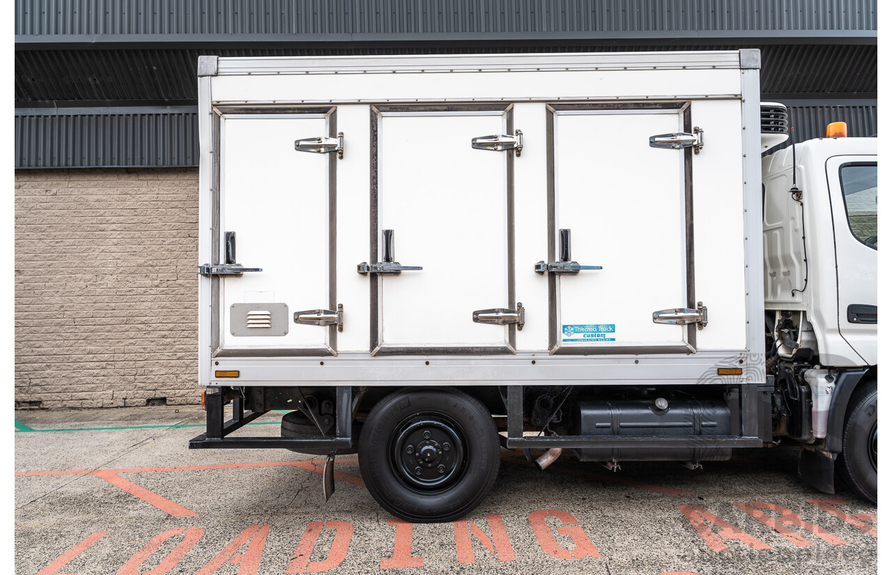 05/2008 Hino Dutro 414 - 300 Series 4x2 2d Cab Chassis White Turbo Diesel - Refidgerated Food Truck