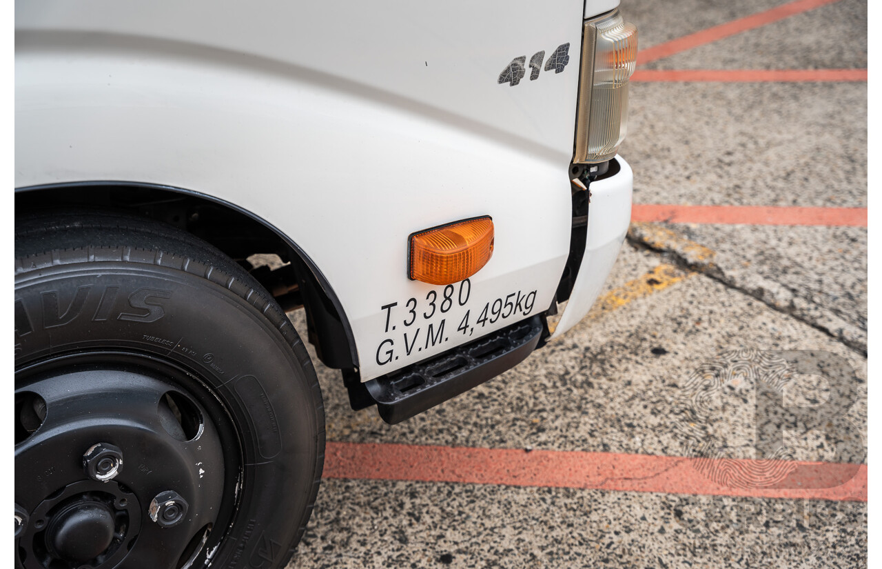 05/2008 Hino Dutro 414 - 300 Series 4x2 2d Cab Chassis White Turbo Diesel - Refidgerated Food Truck