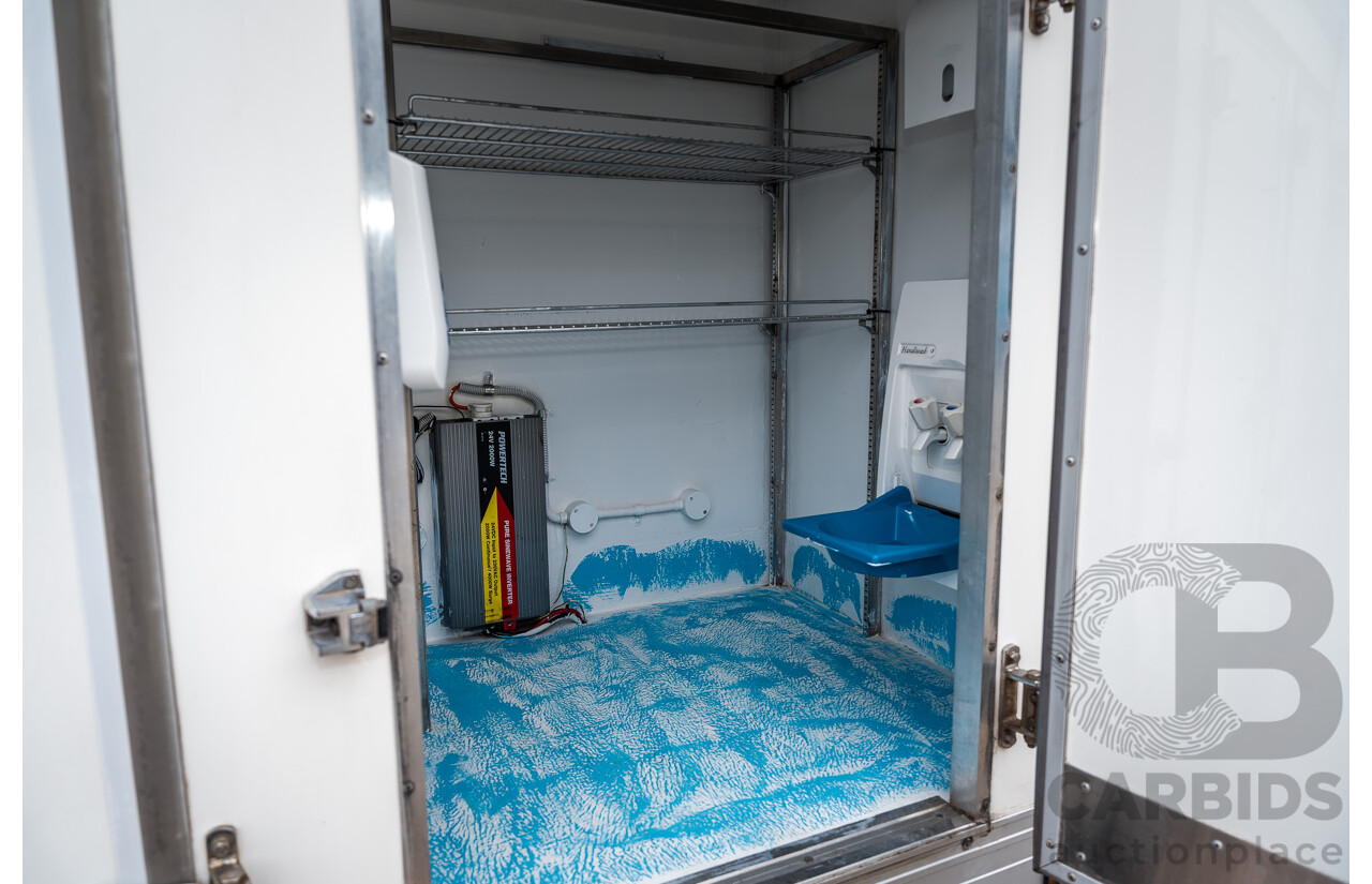 05/2008 Hino Dutro 414 - 300 Series 4x2 2d Cab Chassis White Turbo Diesel - Refidgerated Food Truck