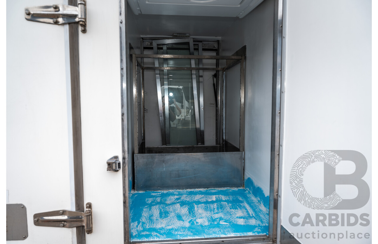 05/2008 Hino Dutro 414 - 300 Series 4x2 2d Cab Chassis White Turbo Diesel - Refidgerated Food Truck