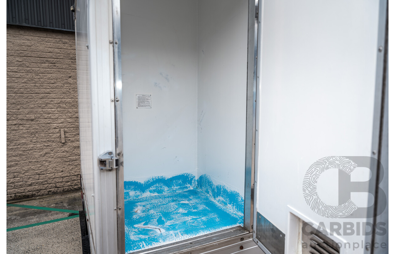 05/2008 Hino Dutro 414 - 300 Series 4x2 2d Cab Chassis White Turbo Diesel - Refidgerated Food Truck