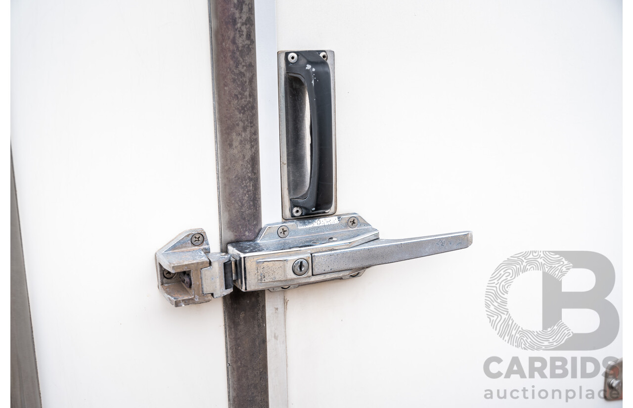 05/2008 Hino Dutro 414 - 300 Series 4x2 2d Cab Chassis White Turbo Diesel - Refidgerated Food Truck