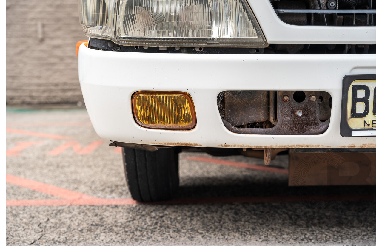 05/2008 Hino Dutro 414 - 300 Series 4x2 2d Cab Chassis White Turbo Diesel - Refidgerated Food Truck