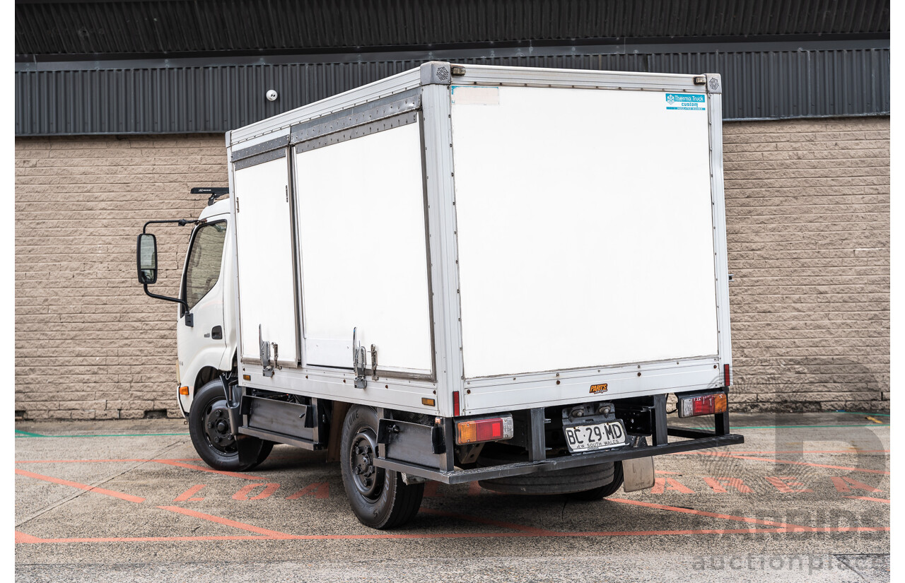 05/2008 Hino Dutro 414 - 300 Series 4x2 2d Cab Chassis White Turbo Diesel - Refidgerated Food Truck