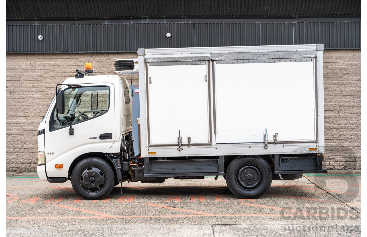05/2008 Hino Dutro 414 - 300 Series 4x2 2d Cab Chassis White Turbo Diesel - Refidgerated Food Truck