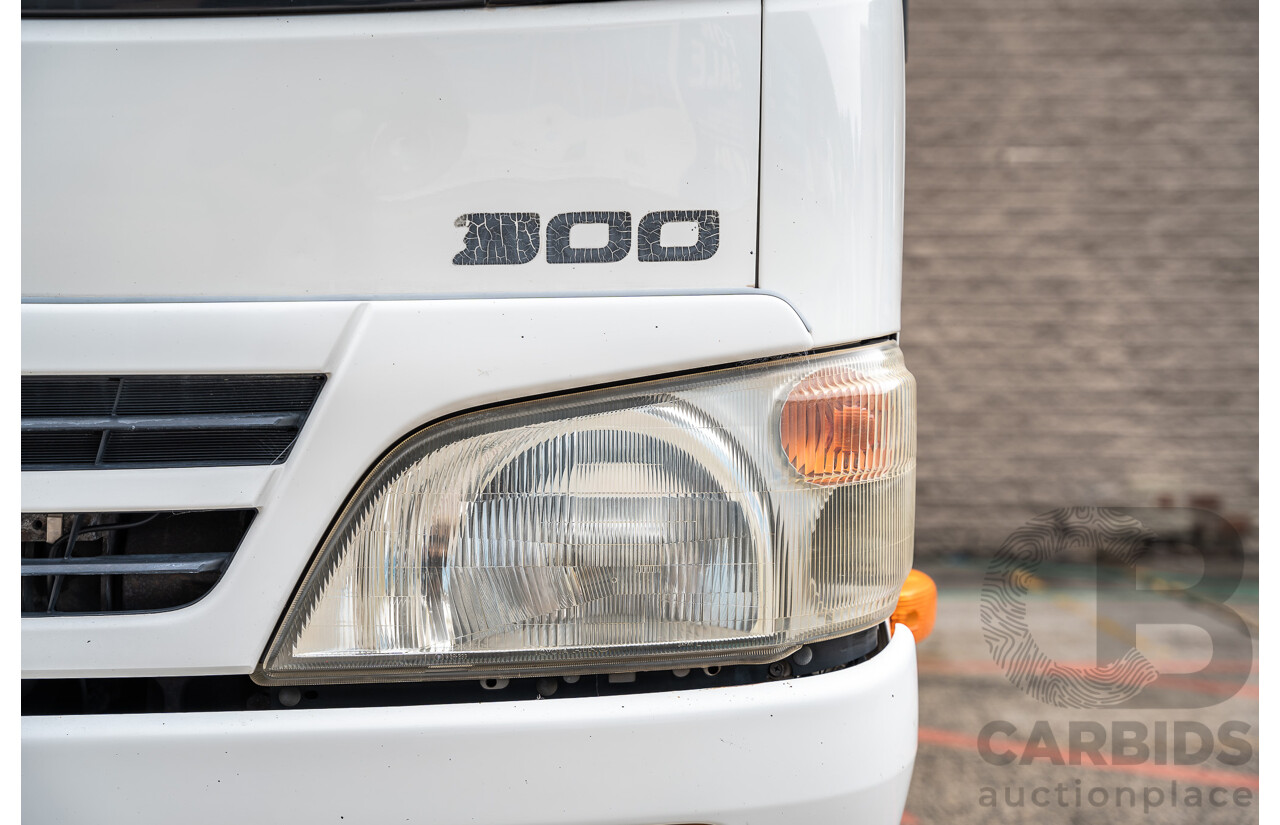 05/2008 Hino Dutro 414 - 300 Series 4x2 2d Cab Chassis White Turbo Diesel - Refidgerated Food Truck