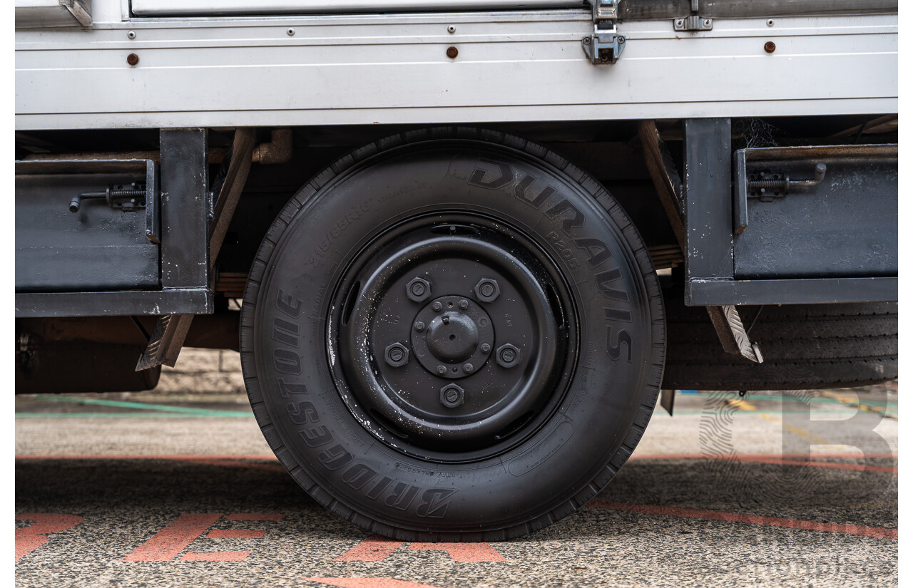 05/2008 Hino Dutro 414 - 300 Series 4x2 2d Cab Chassis White Turbo Diesel - Refidgerated Food Truck