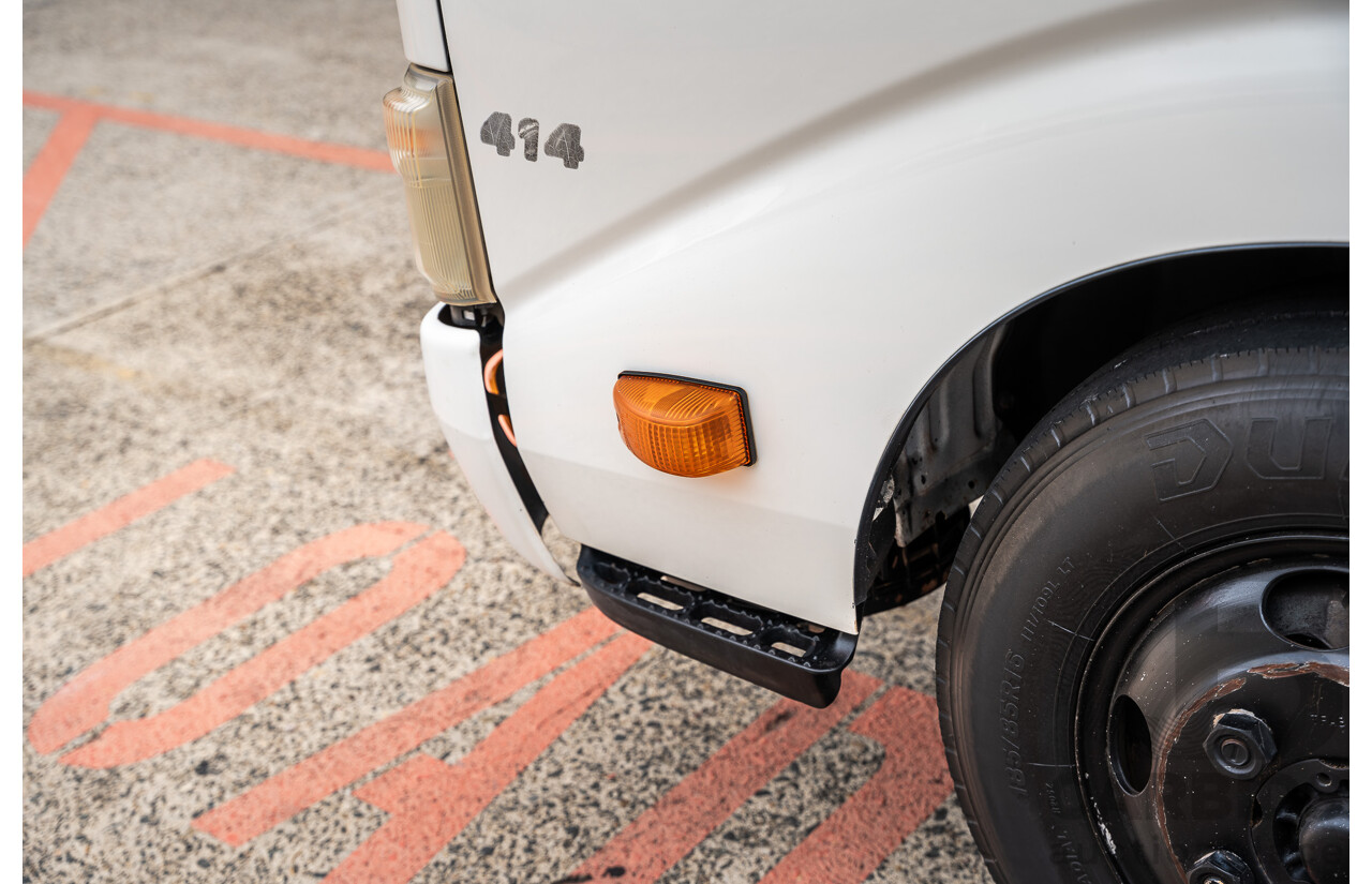 05/2008 Hino Dutro 414 - 300 Series 4x2 2d Cab Chassis White Turbo Diesel - Refidgerated Food Truck