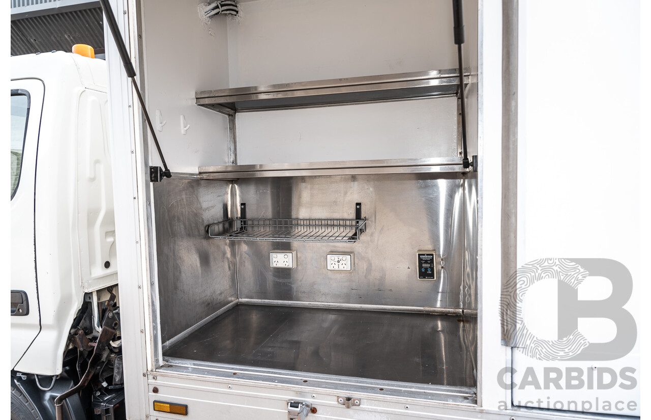 05/2008 Hino Dutro 414 - 300 Series 4x2 2d Cab Chassis White Turbo Diesel - Refidgerated Food Truck