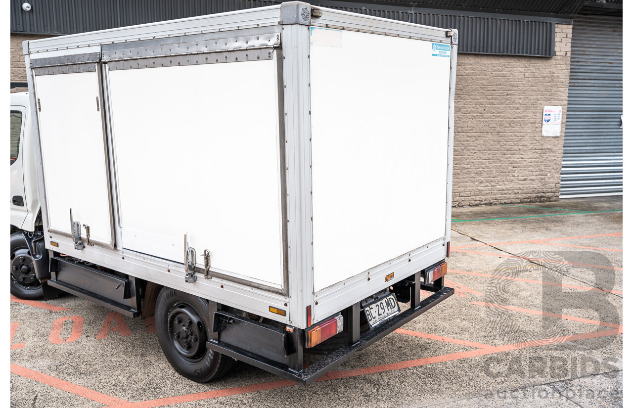 05/2008 Hino Dutro 414 - 300 Series 4x2 2d Cab Chassis White Turbo Diesel - Refidgerated Food Truck