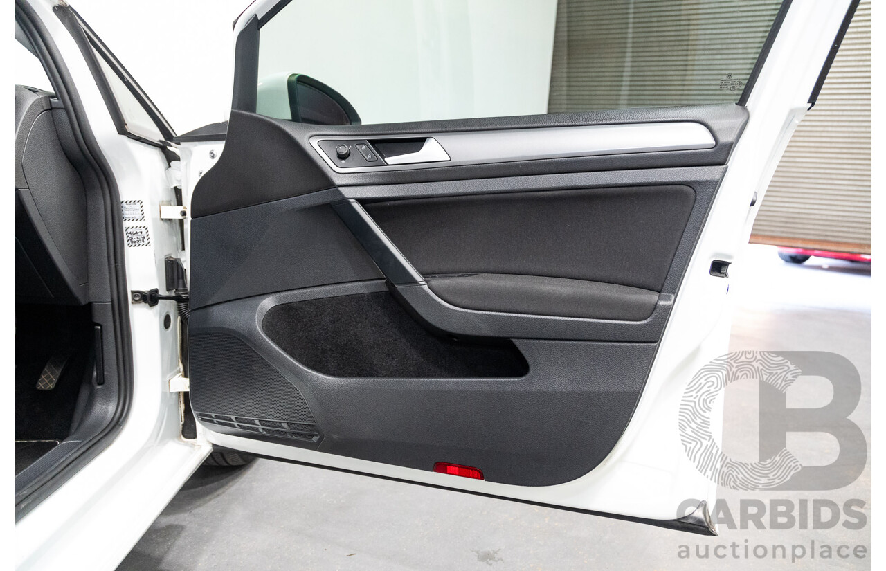 09/2015 Volkswagen Golf 92 TSI Trendline MY16 5D Hatchback White Turbo 1.4L