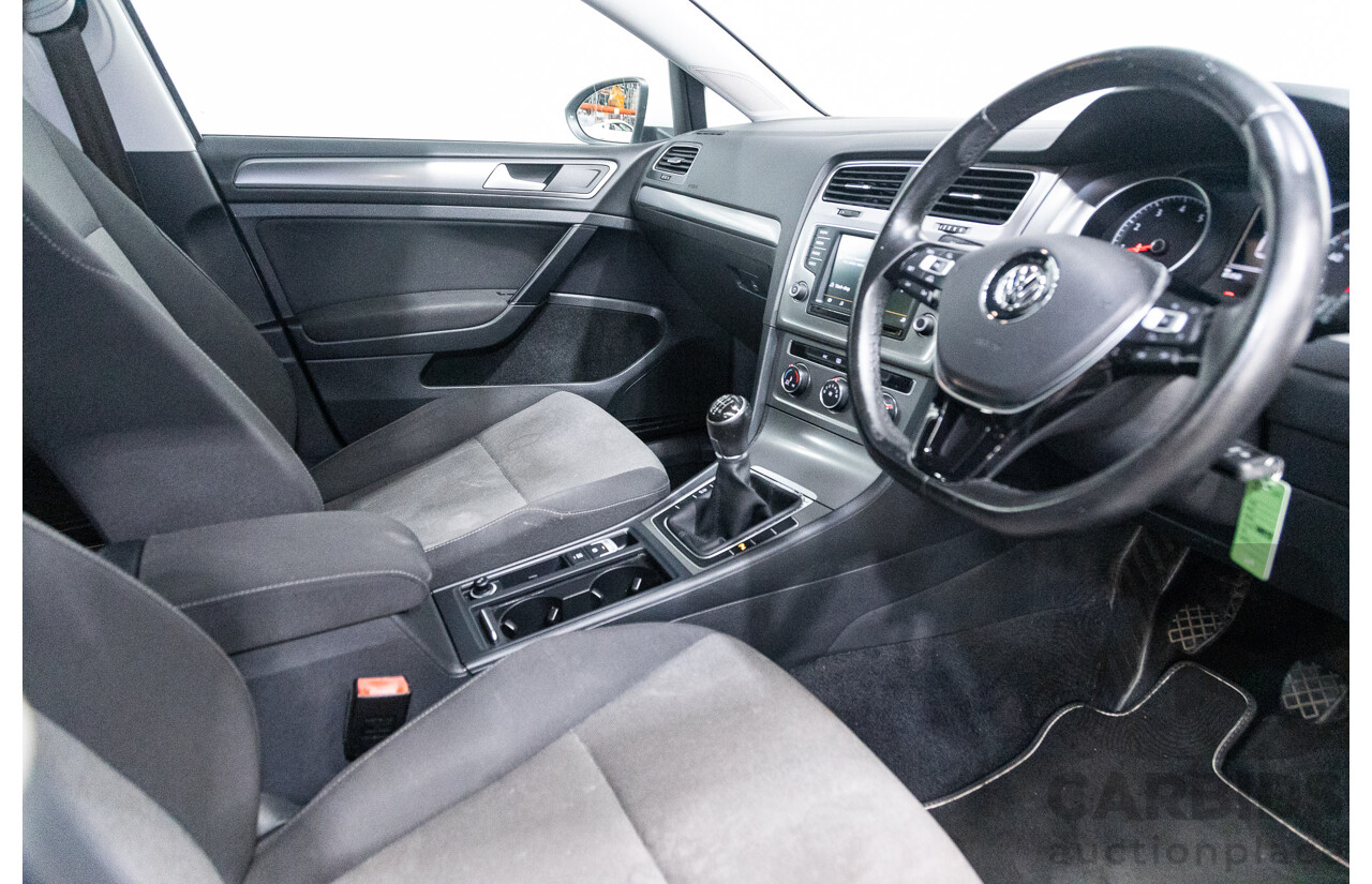 09/2015 Volkswagen Golf 92 TSI Trendline MY16 5D Hatchback White Turbo 1.4L