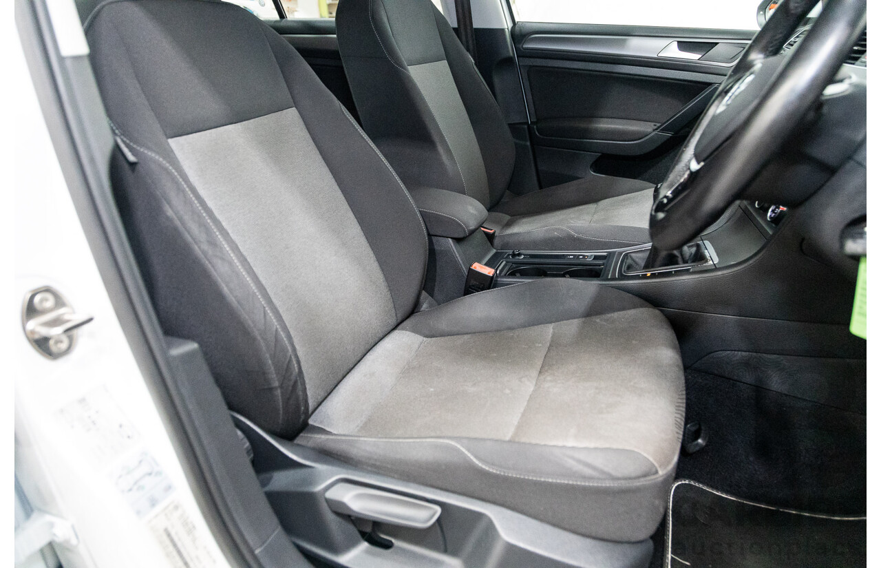 09/2015 Volkswagen Golf 92 TSI Trendline MY16 5D Hatchback White Turbo 1.4L