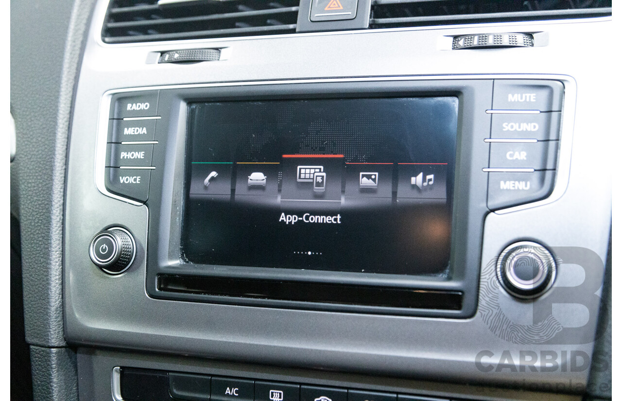 09/2015 Volkswagen Golf 92 TSI Trendline MY16 5D Hatchback White Turbo 1.4L