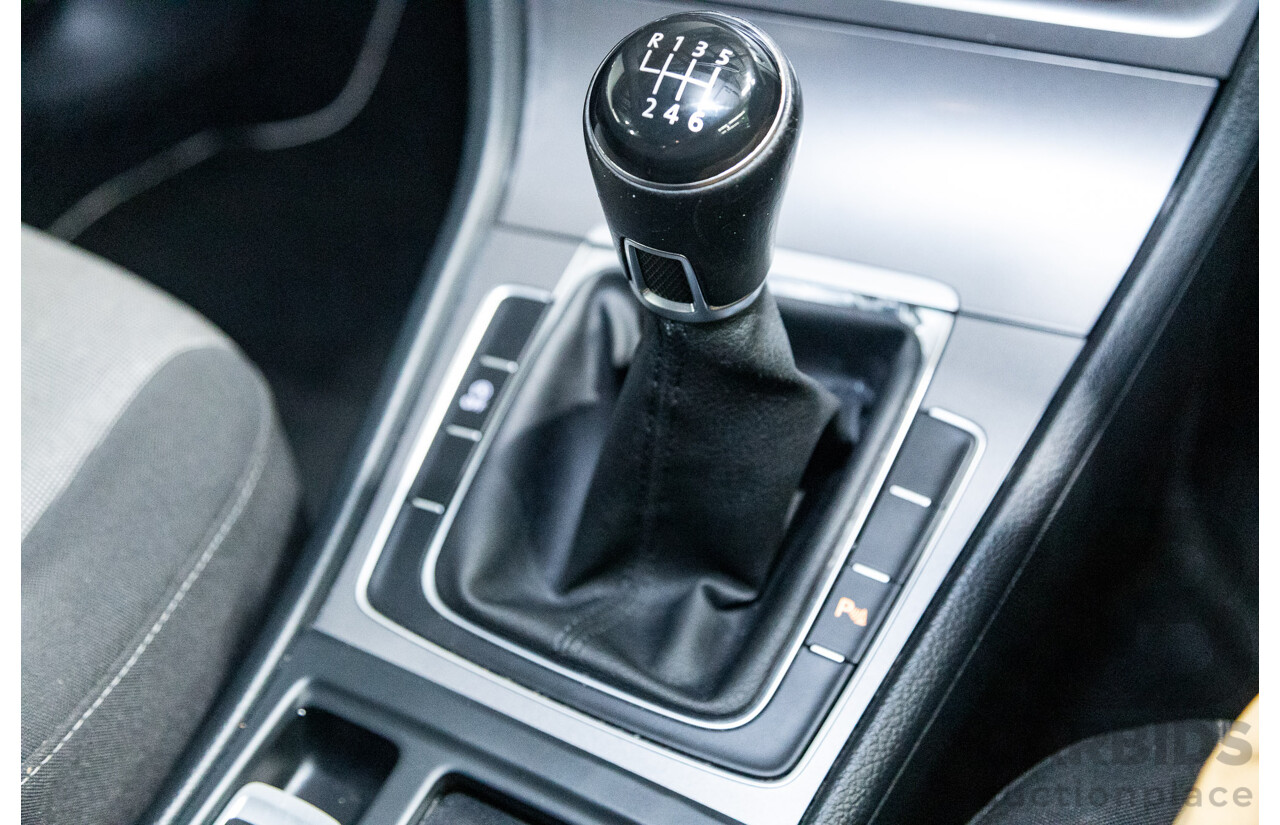 09/2015 Volkswagen Golf 92 TSI Trendline MY16 5D Hatchback White Turbo 1.4L