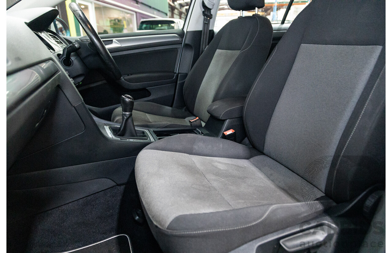 09/2015 Volkswagen Golf 92 TSI Trendline MY16 5D Hatchback White Turbo 1.4L