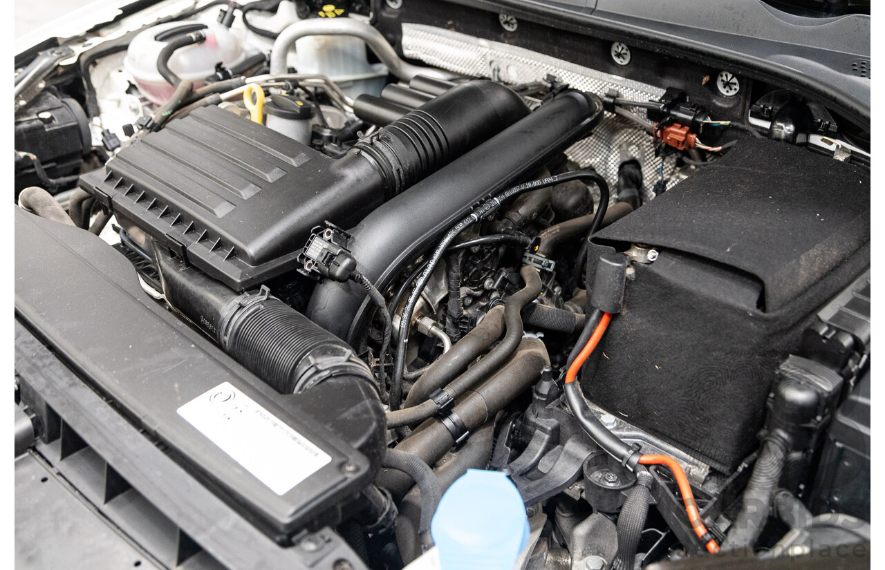 09/2015 Volkswagen Golf 92 TSI Trendline MY16 5D Hatchback White Turbo 1.4L