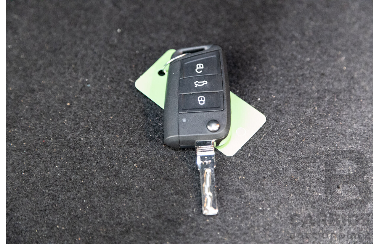 09/2015 Volkswagen Golf 92 TSI Trendline MY16 5D Hatchback White Turbo 1.4L