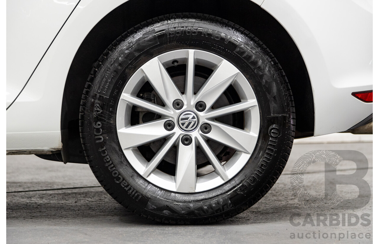 09/2015 Volkswagen Golf 92 TSI Trendline MY16 5D Hatchback White Turbo 1.4L