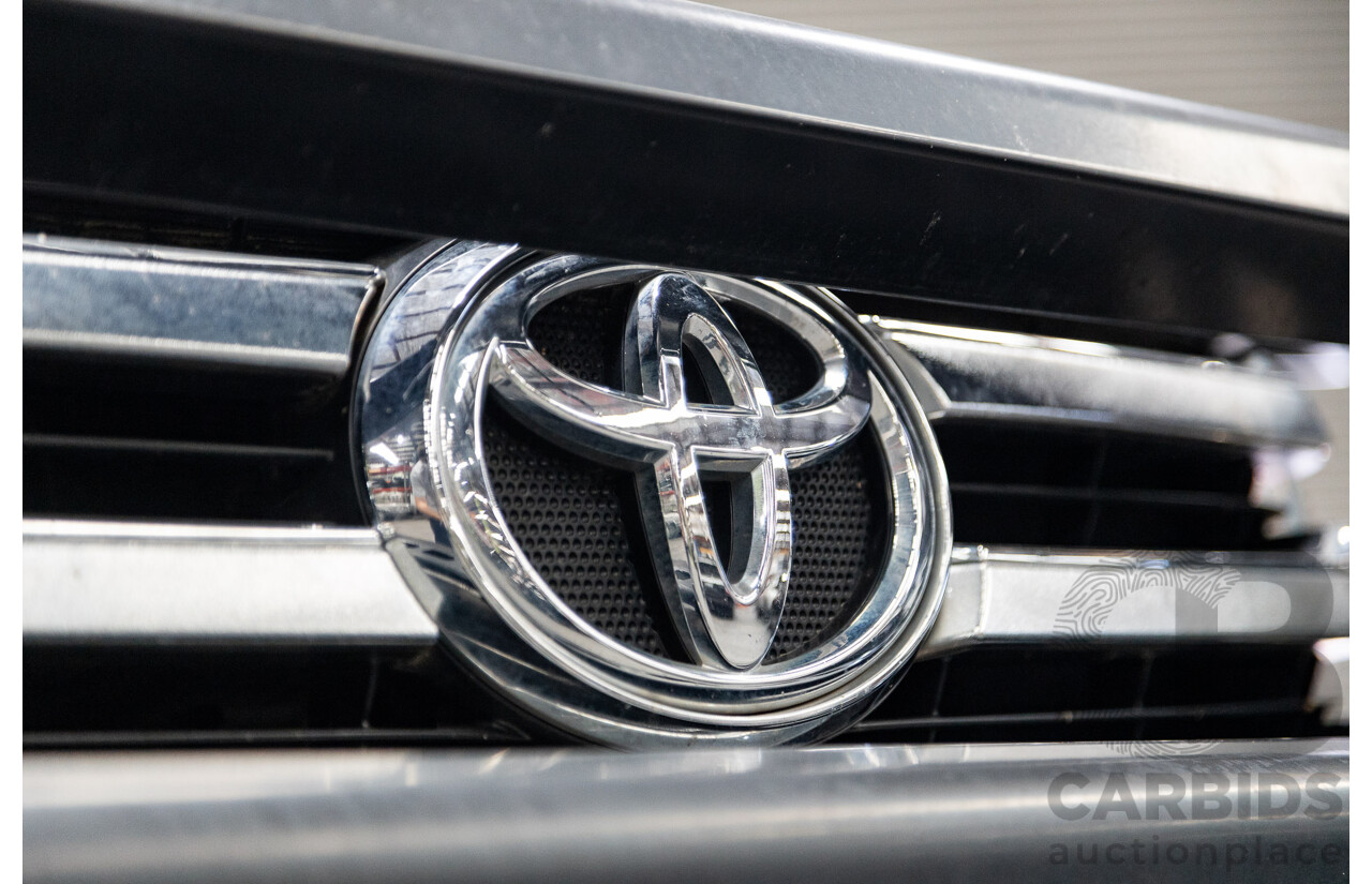 02/2017 Toyota Hilux SR5 4x4 GUN126R Extra Cab Utility Grey Turbo Diesel 2.8L