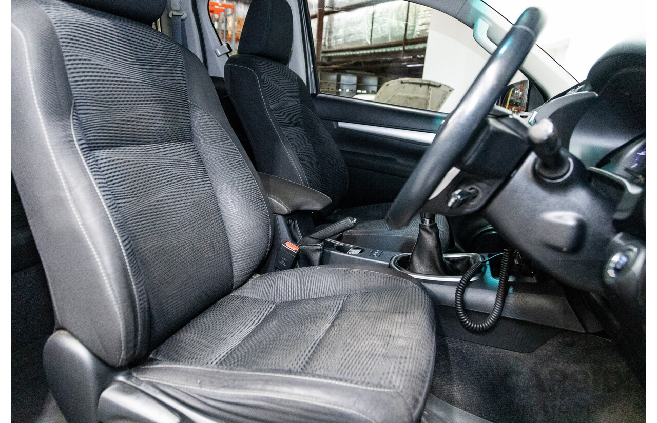 02/2017 Toyota Hilux SR5 4x4 GUN126R Extra Cab Utility Grey Turbo Diesel 2.8L