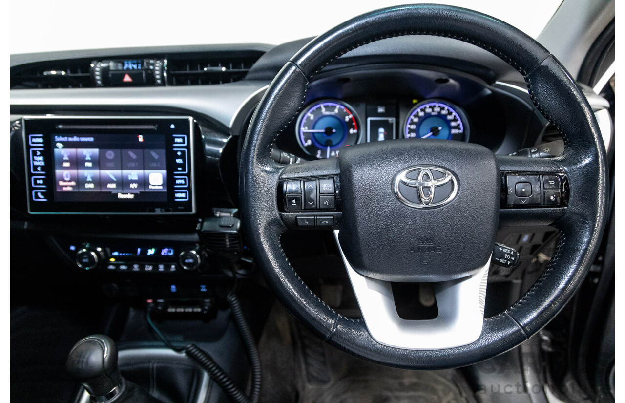 02/2017 Toyota Hilux SR5 4x4 GUN126R Extra Cab Utility Grey Turbo Diesel 2.8L