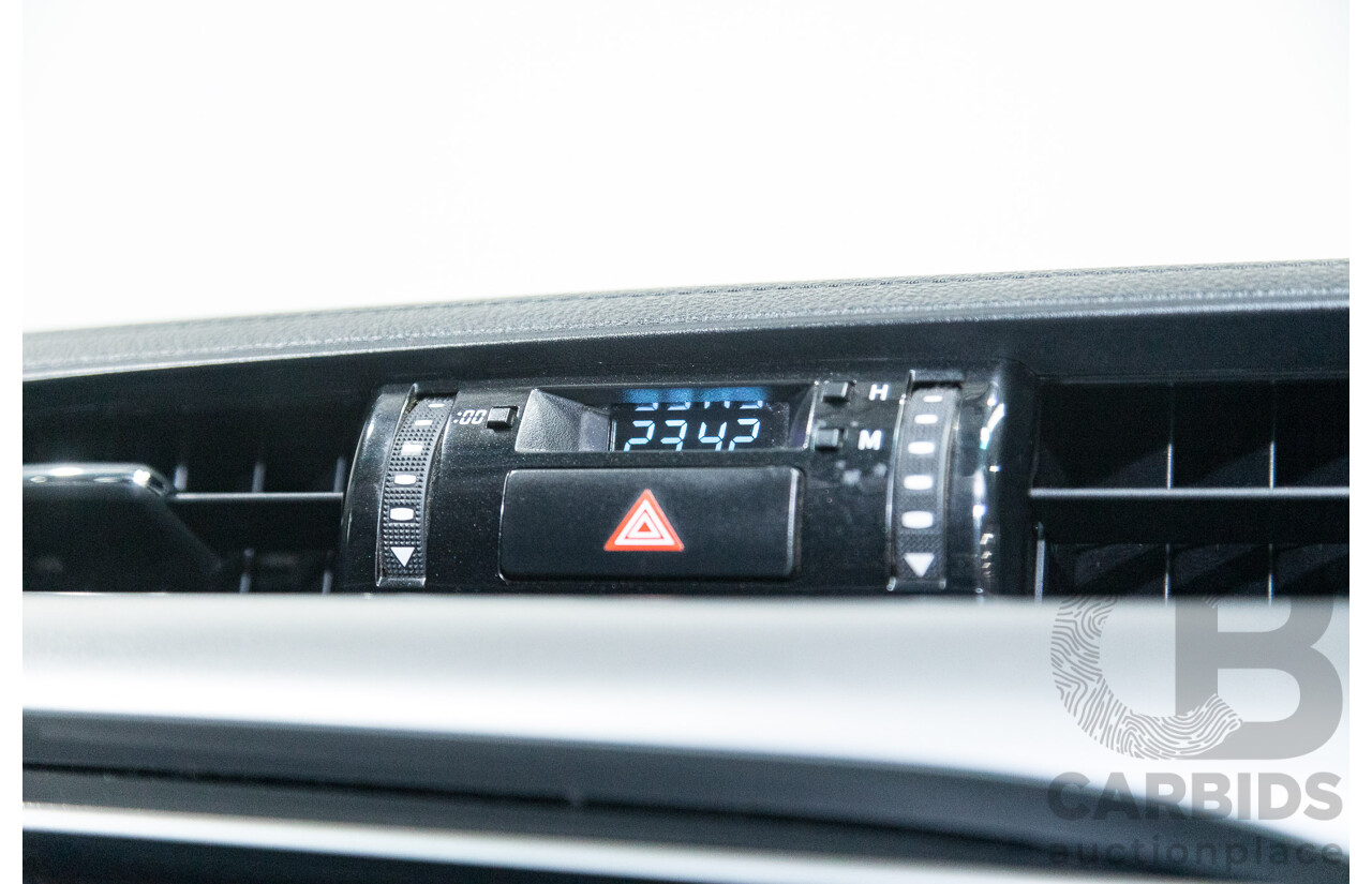 02/2017 Toyota Hilux SR5 4x4 GUN126R Extra Cab Utility Grey Turbo Diesel 2.8L