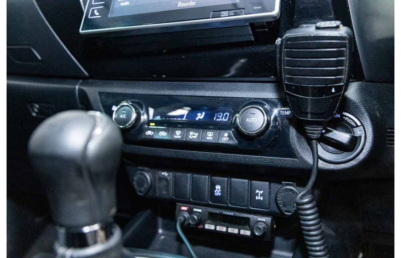 02/2017 Toyota Hilux SR5 4x4 GUN126R Extra Cab Utility Grey Turbo Diesel 2.8L