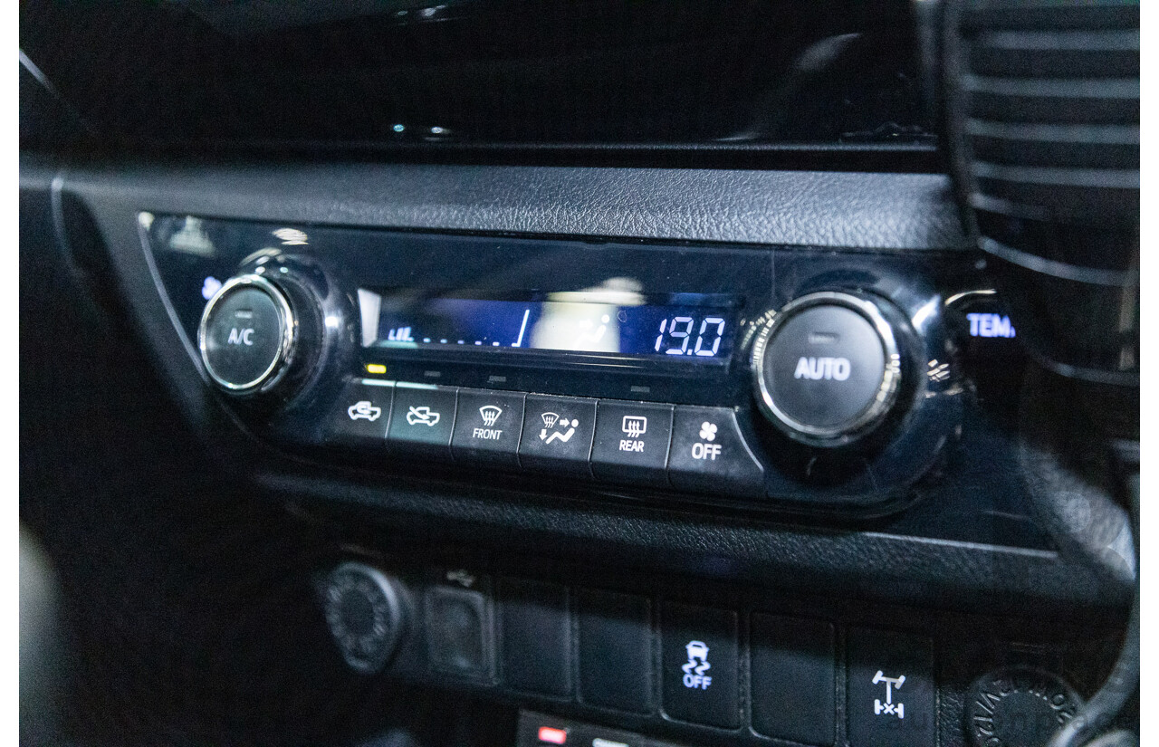 02/2017 Toyota Hilux SR5 4x4 GUN126R Extra Cab Utility Grey Turbo Diesel 2.8L