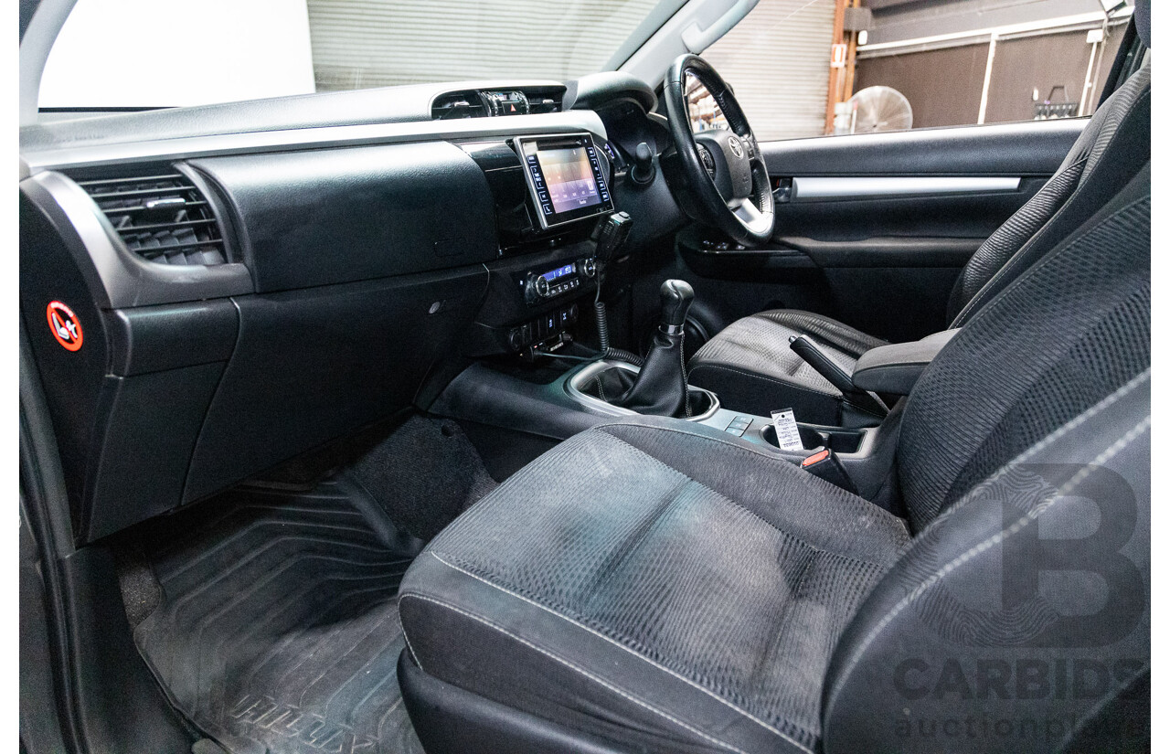 02/2017 Toyota Hilux SR5 4x4 GUN126R Extra Cab Utility Grey Turbo Diesel 2.8L