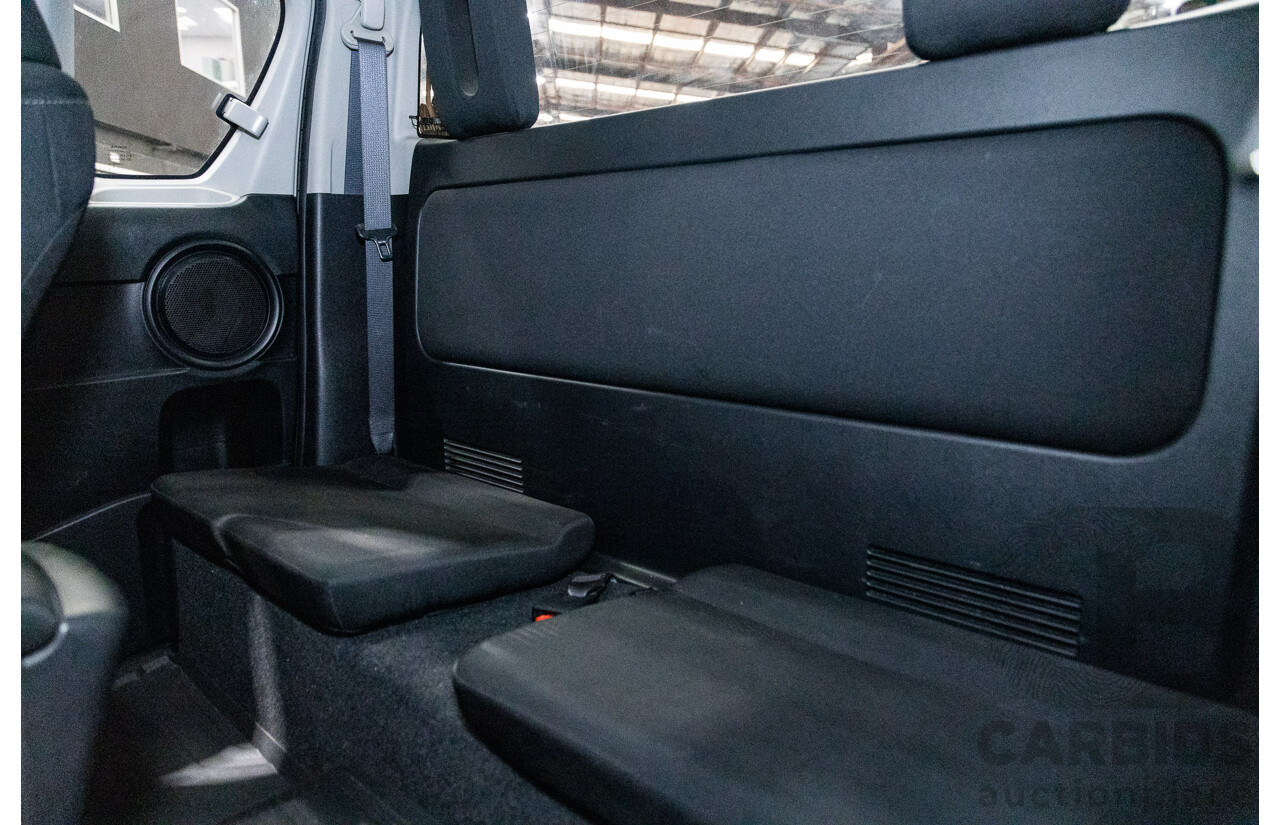 02/2017 Toyota Hilux SR5 4x4 GUN126R Extra Cab Utility Grey Turbo Diesel 2.8L