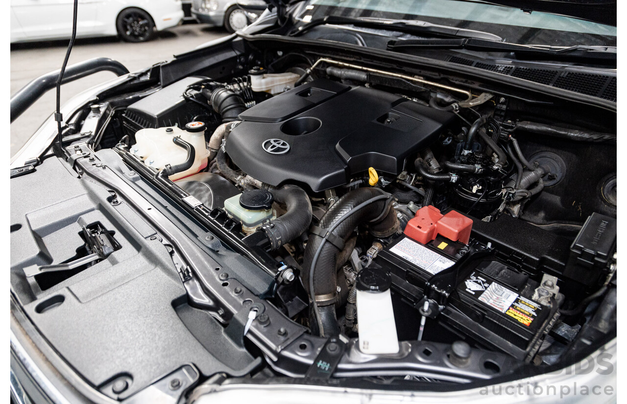 02/2017 Toyota Hilux SR5 4x4 GUN126R Extra Cab Utility Grey Turbo Diesel 2.8L