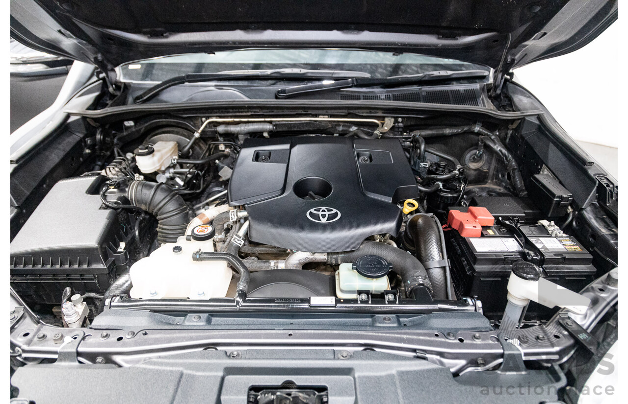 02/2017 Toyota Hilux SR5 4x4 GUN126R Extra Cab Utility Grey Turbo Diesel 2.8L