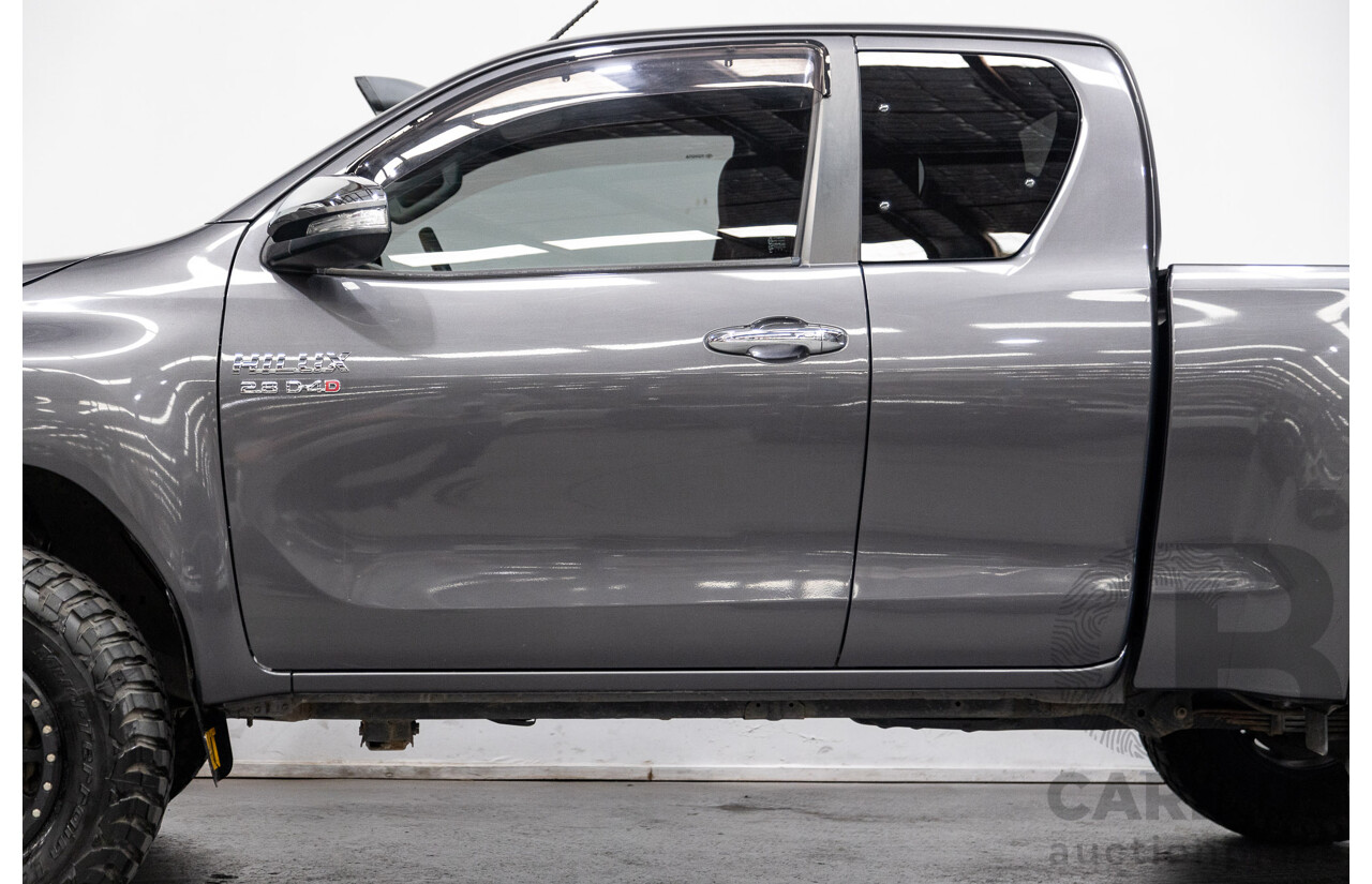 02/2017 Toyota Hilux SR5 4x4 GUN126R Extra Cab Utility Grey Turbo Diesel 2.8L