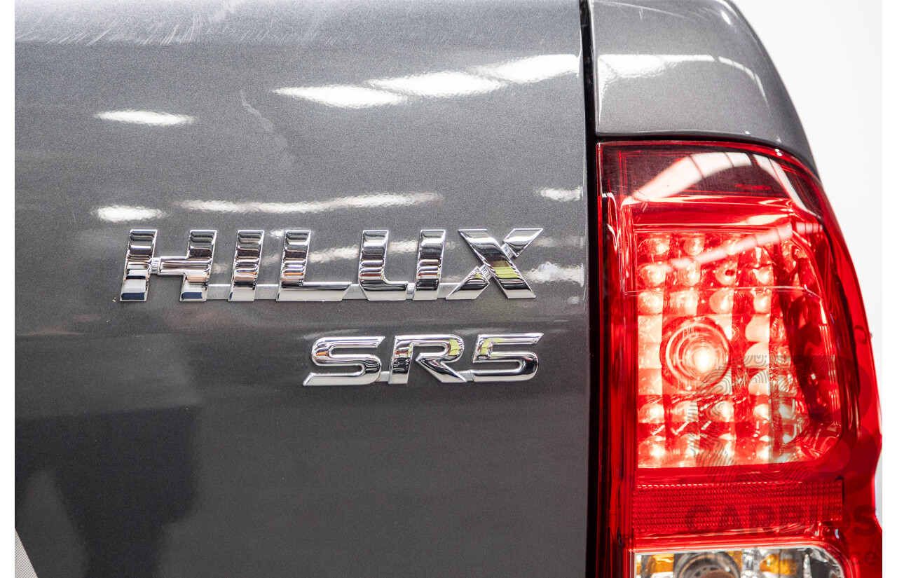 02/2017 Toyota Hilux SR5 4x4 GUN126R Extra Cab Utility Grey Turbo Diesel 2.8L