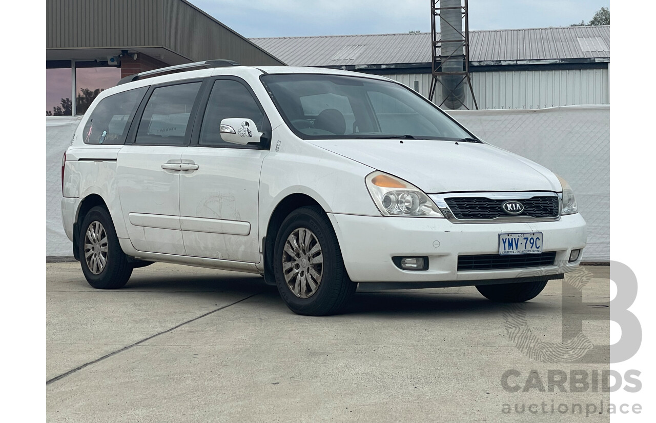 11/10 Kia Carnival S FWD VQ MY11 4D Wagon White 2.7L