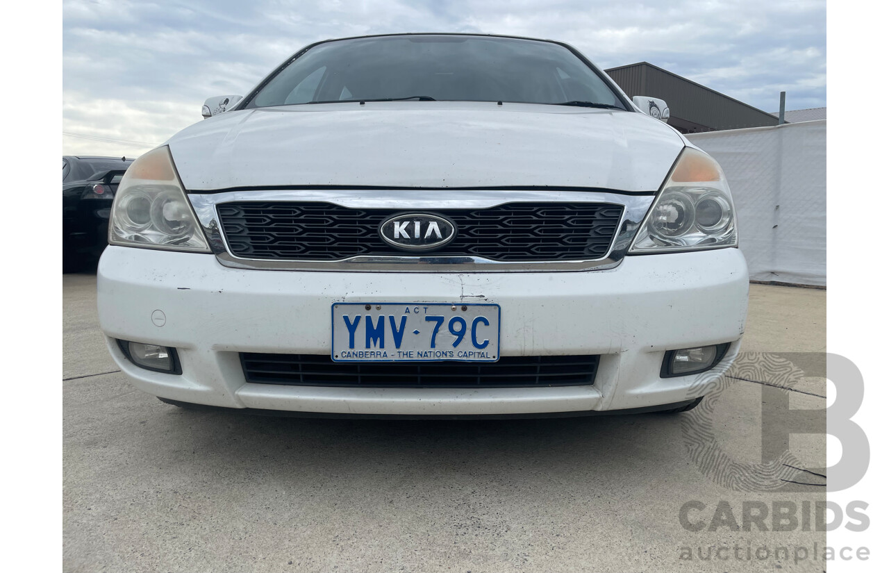11/10 Kia Carnival S FWD VQ MY11 4D Wagon White 2.7L