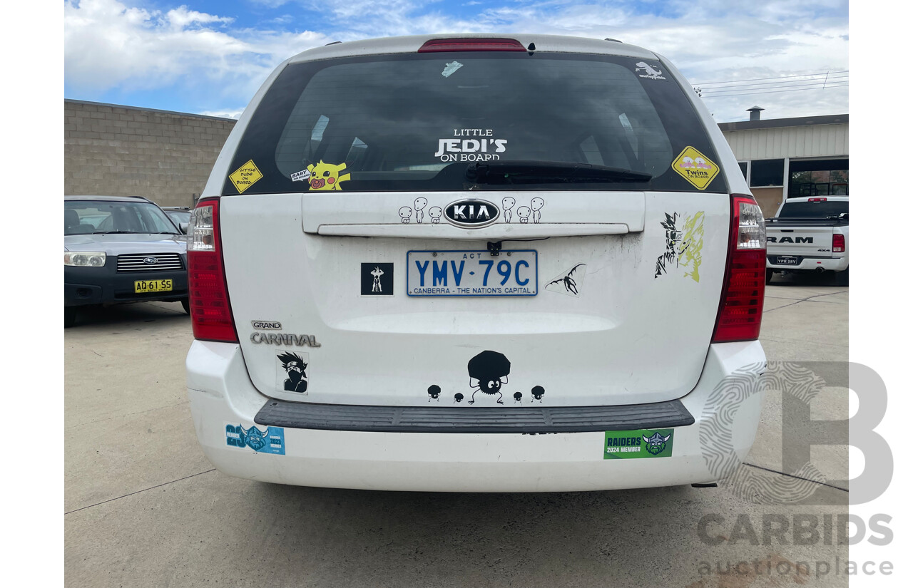 11/10 Kia Carnival S FWD VQ MY11 4D Wagon White 2.7L