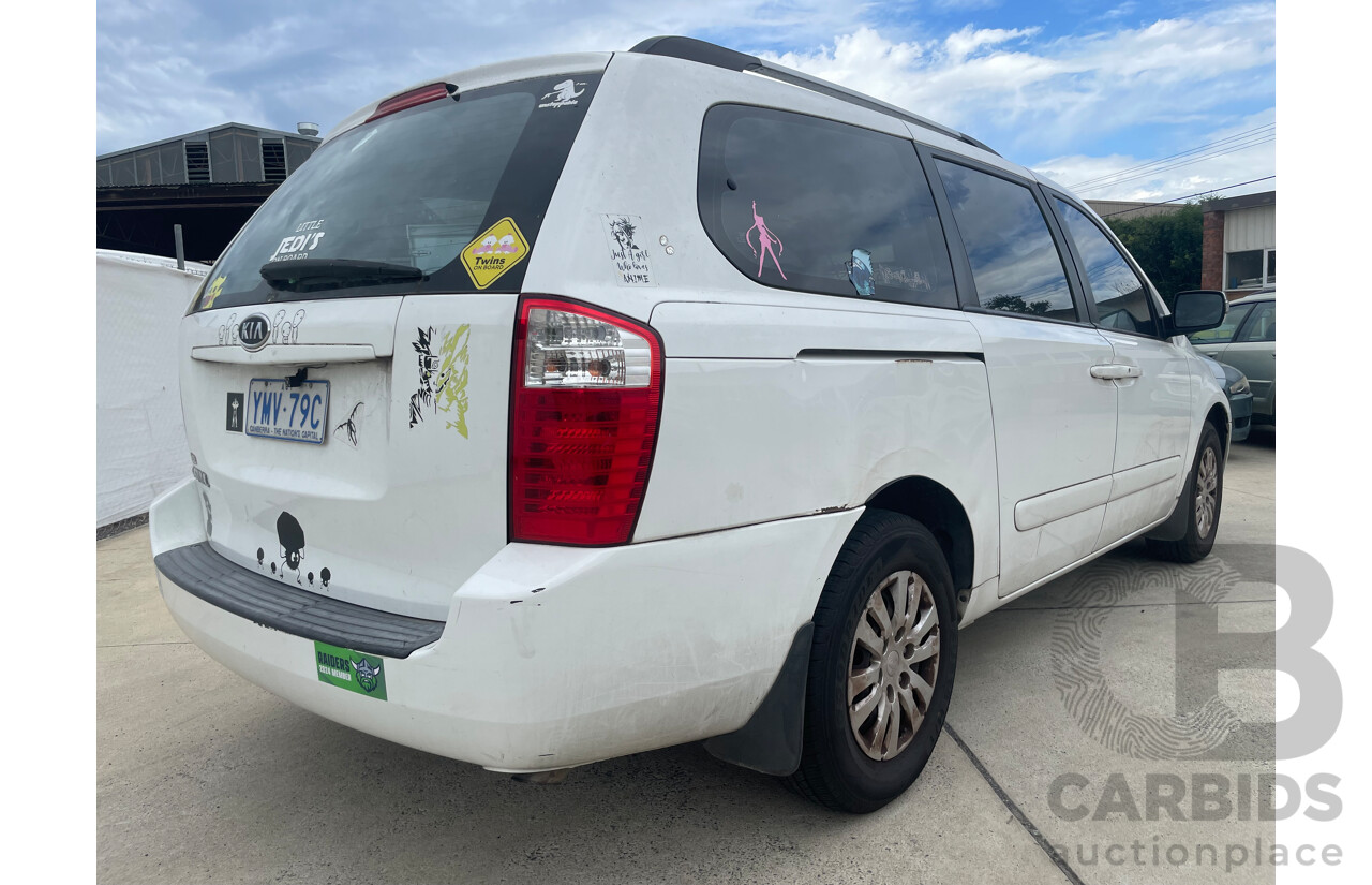 11/10 Kia Carnival S FWD VQ MY11 4D Wagon White 2.7L