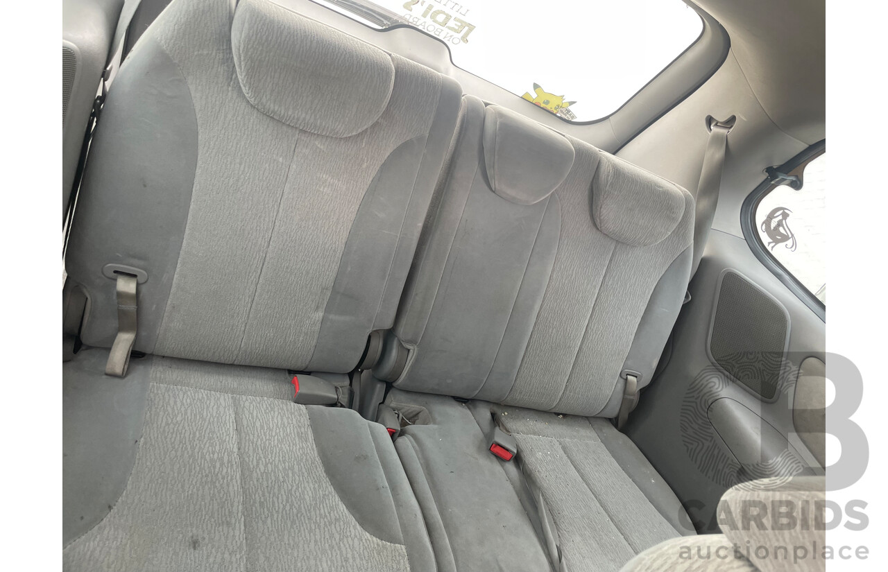 11/10 Kia Carnival S FWD VQ MY11 4D Wagon White 2.7L