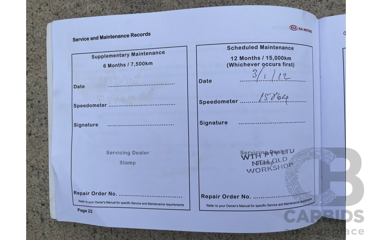 11/10 Kia Carnival S FWD VQ MY11 4D Wagon White 2.7L