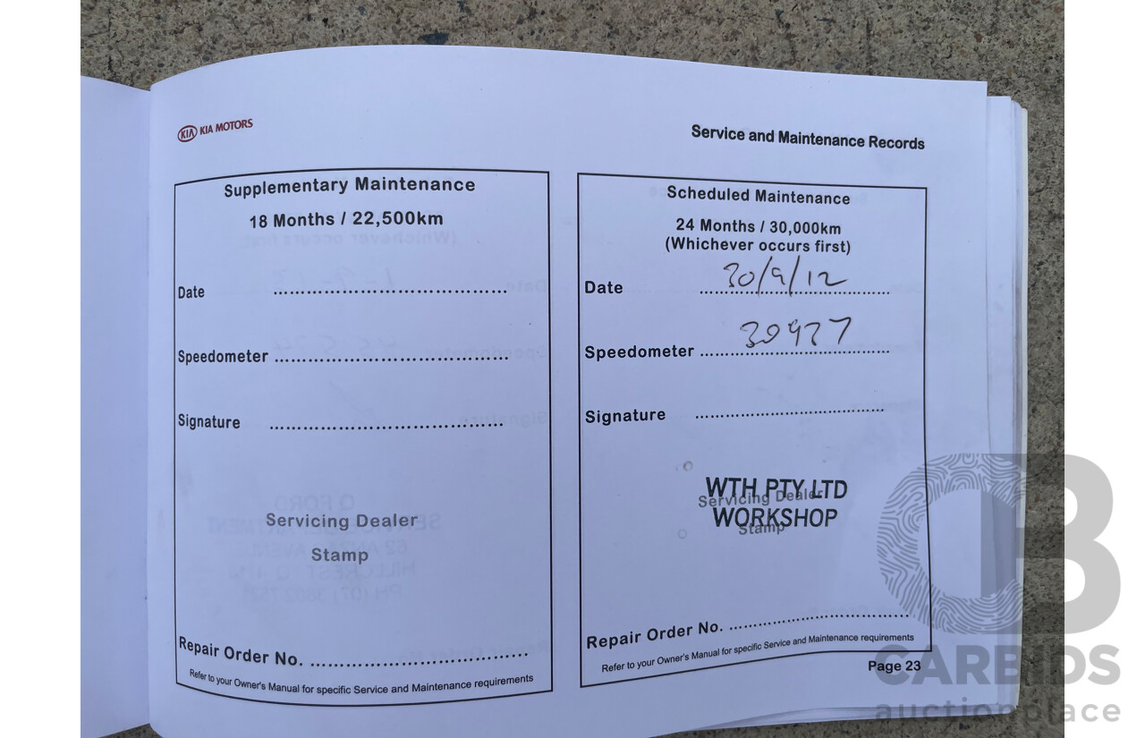 11/10 Kia Carnival S FWD VQ MY11 4D Wagon White 2.7L