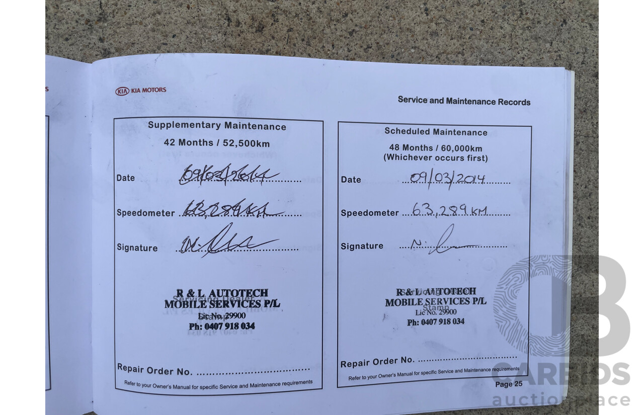 11/10 Kia Carnival S FWD VQ MY11 4D Wagon White 2.7L