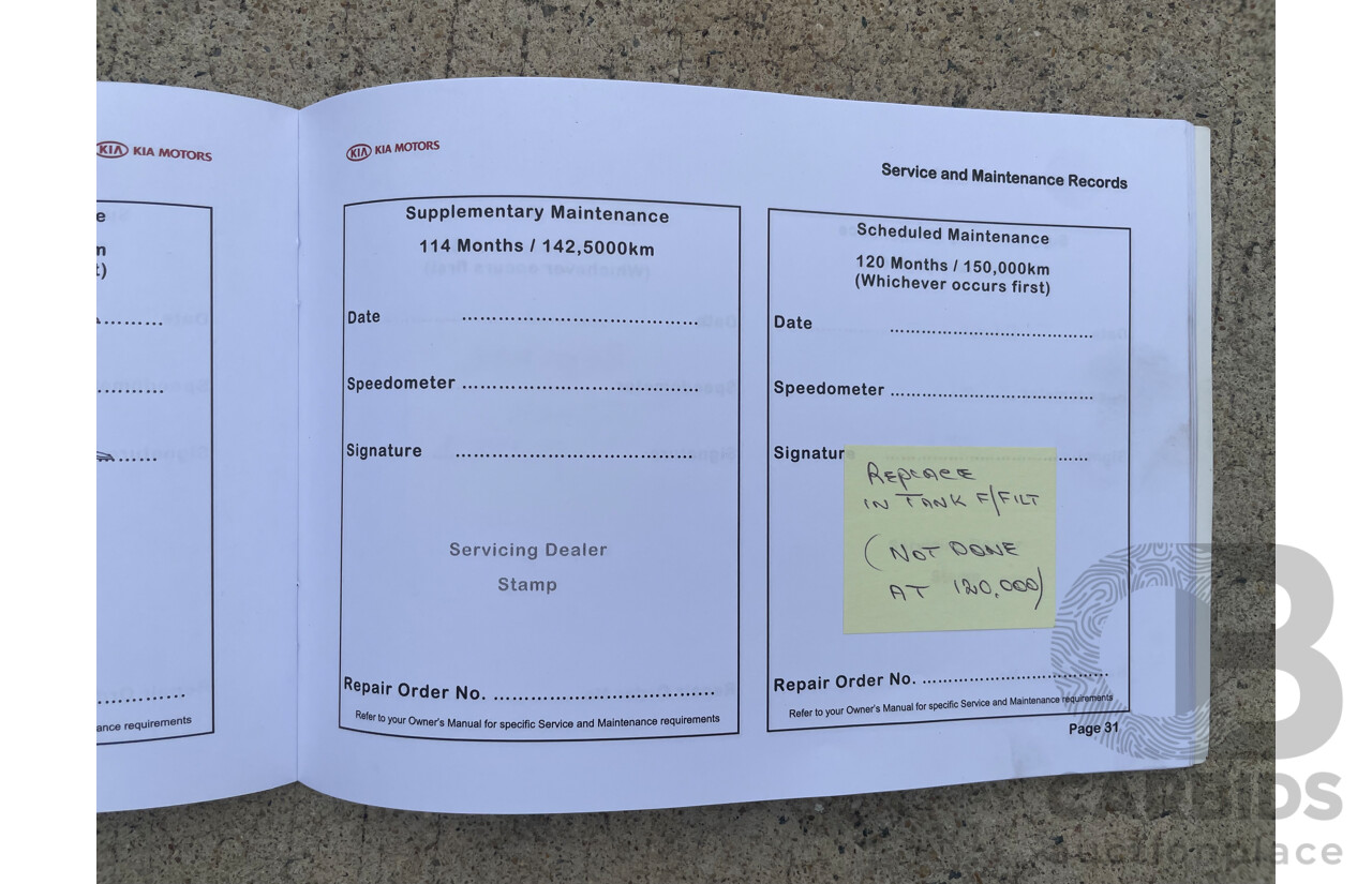 11/10 Kia Carnival S FWD VQ MY11 4D Wagon White 2.7L