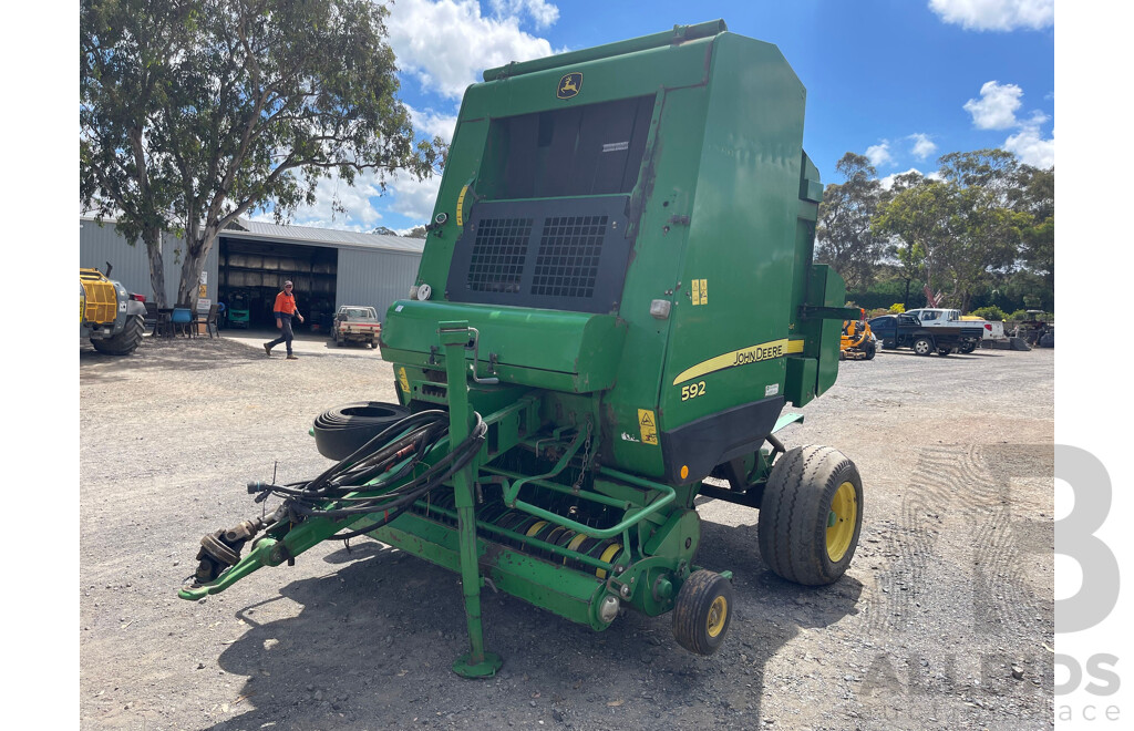 JOHN DEERE Round Baler