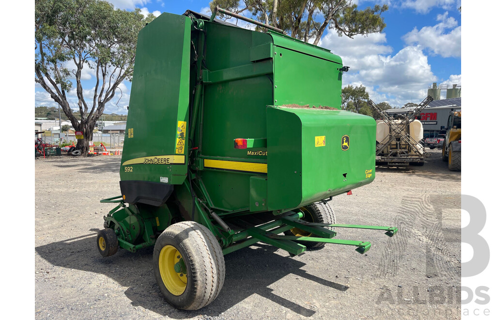 JOHN DEERE Round Baler