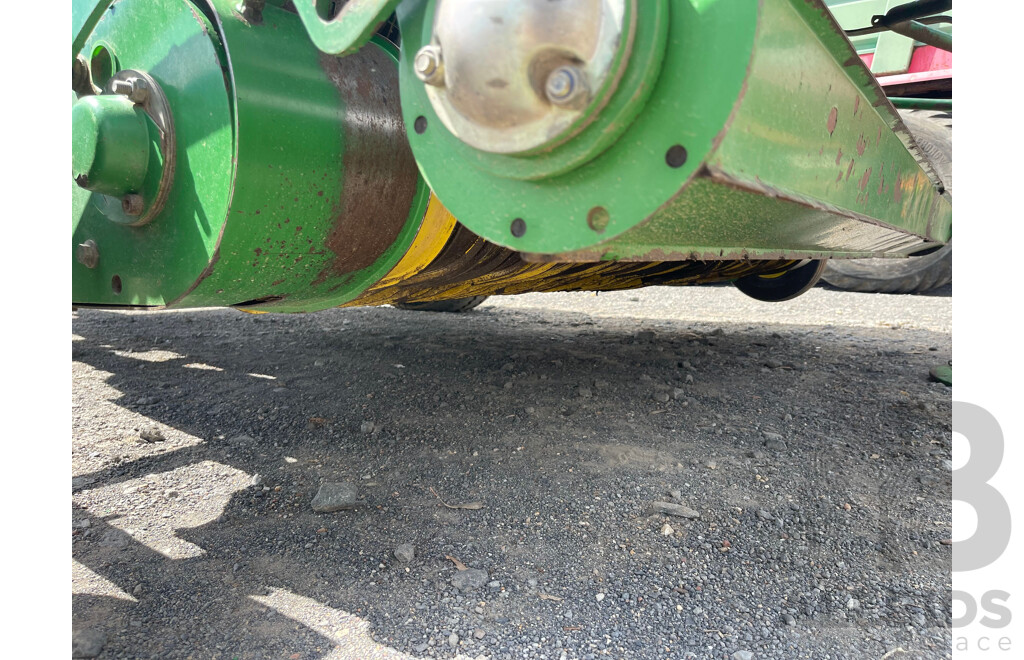 JOHN DEERE Round Baler