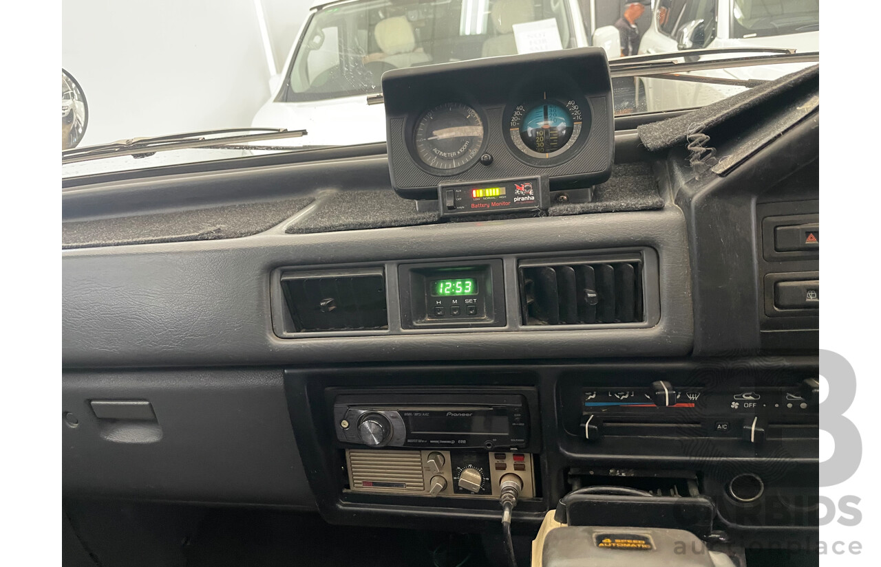 01/1990 Mitsubishi Delica 4WD Campervan Green 2.5L Turbo Diesel