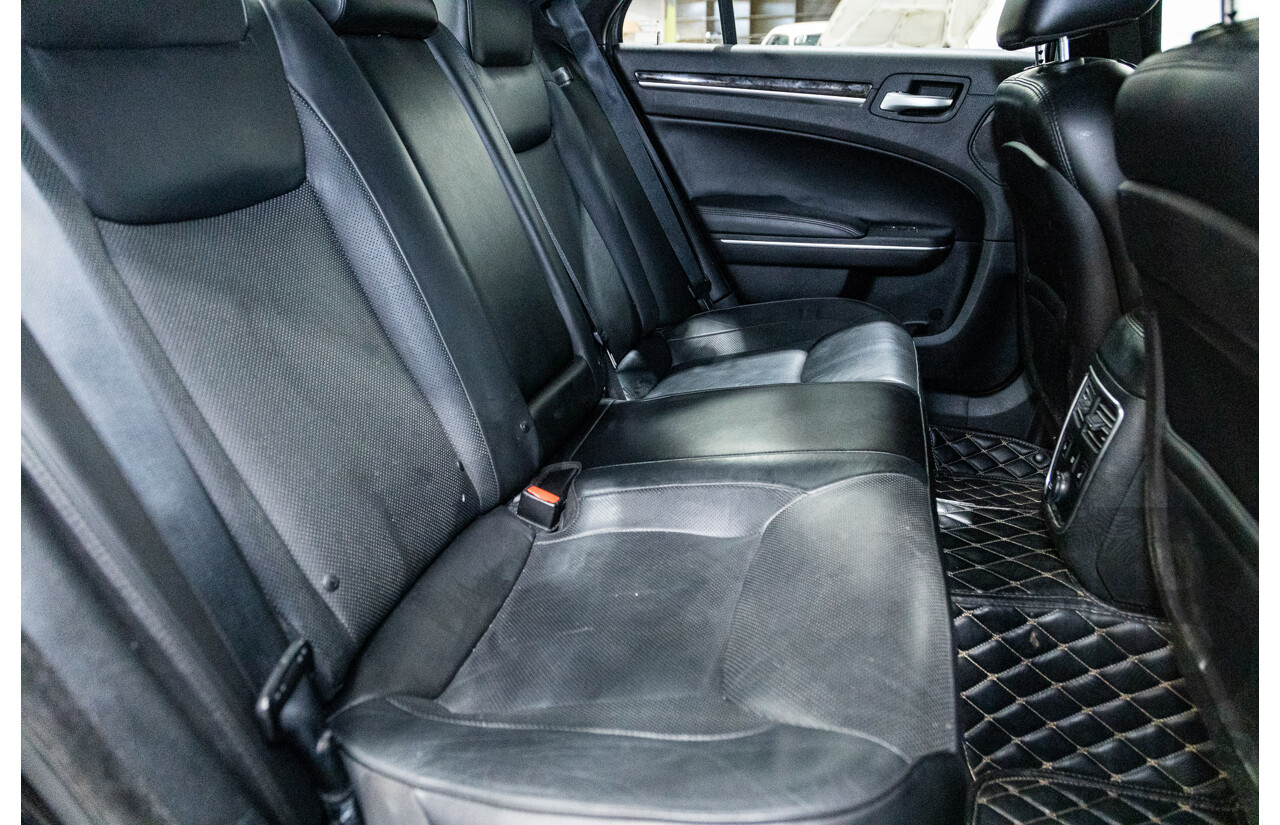 05/2015 Chrysler 300 C MY15 4d Sedan Black V6 3.6L